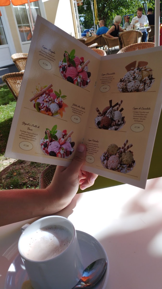 Sunny Cafe & Konditorei - 2