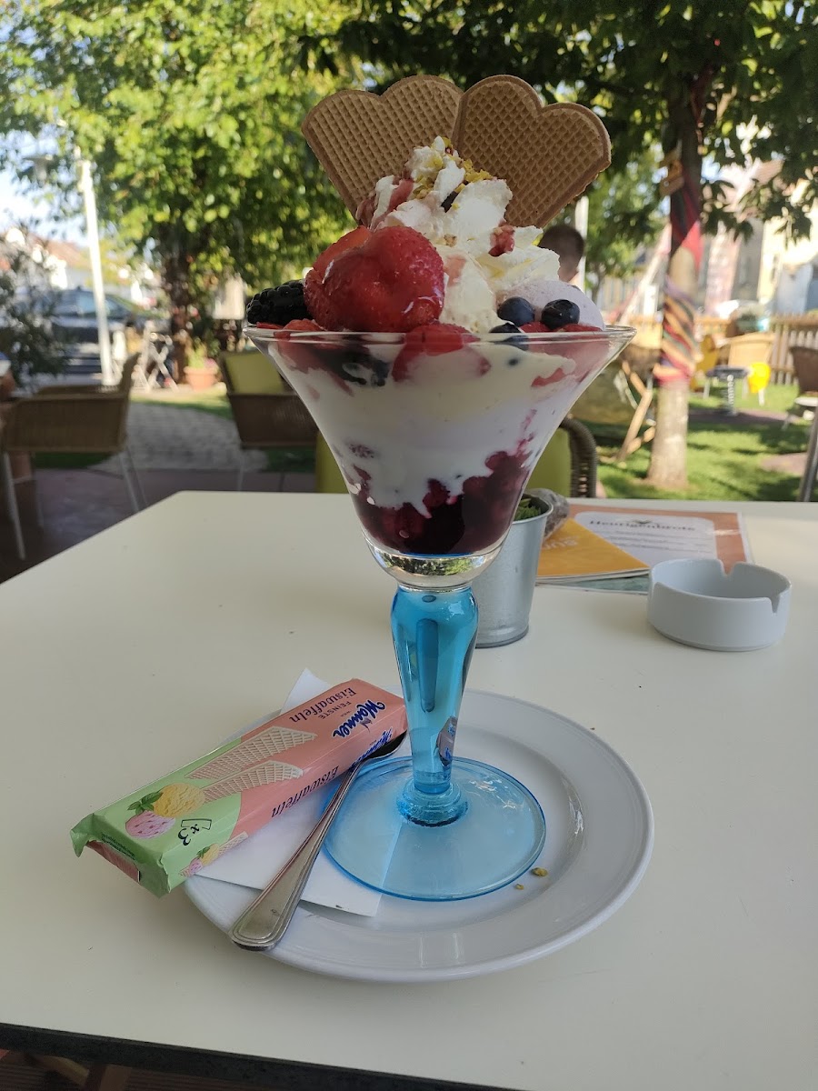 Sunny Cafe & Konditorei - 3