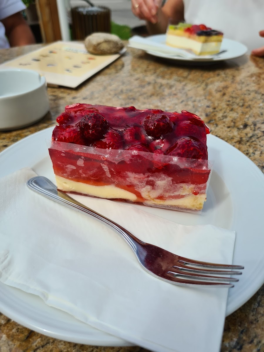 Sunny Cafe & Konditorei - 7