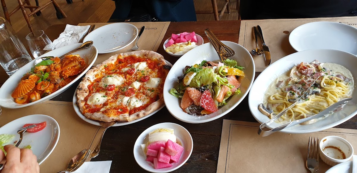 Ross Garden Cafe & Vino - 2