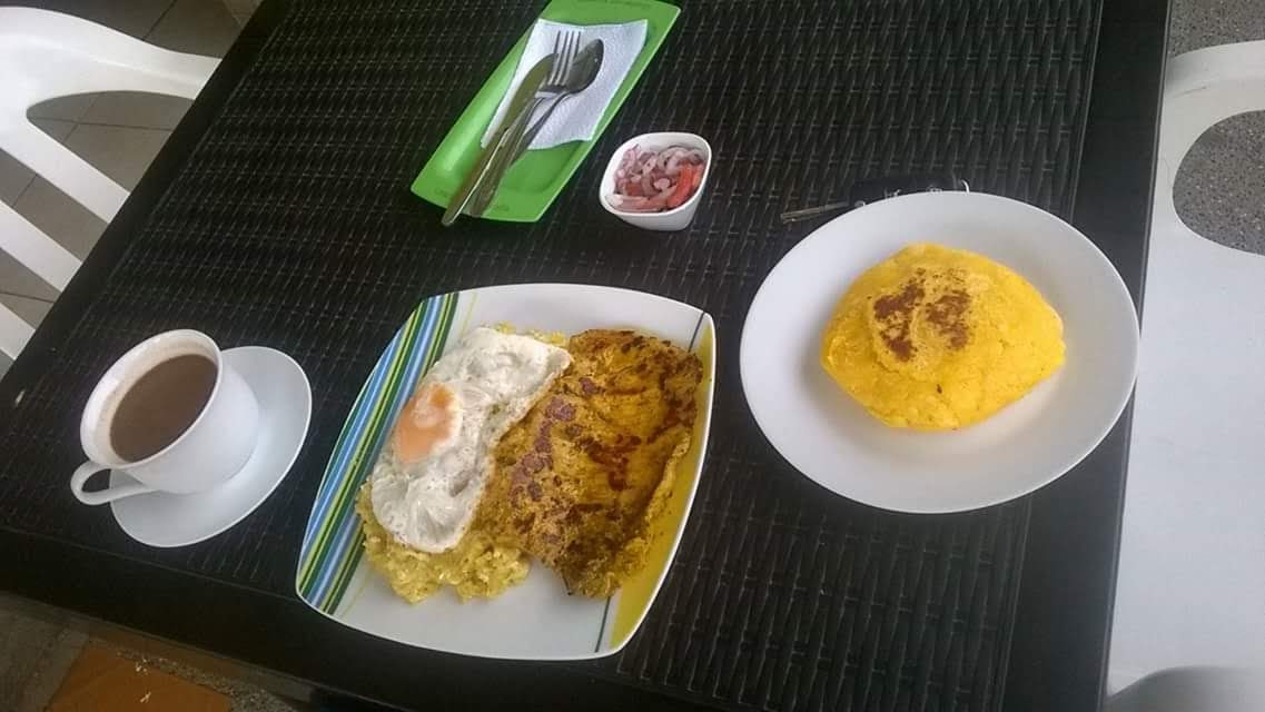 La Esquinita Café Bar