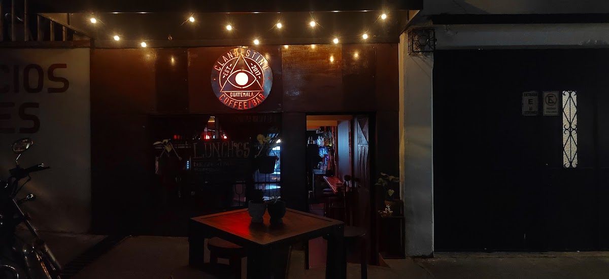 Clandestino, Coffee/Bar