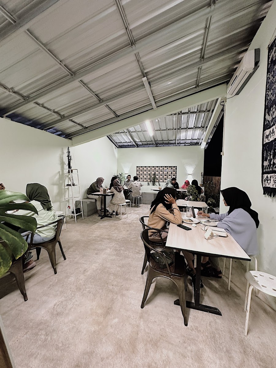 Homlly Coffee & Eatery