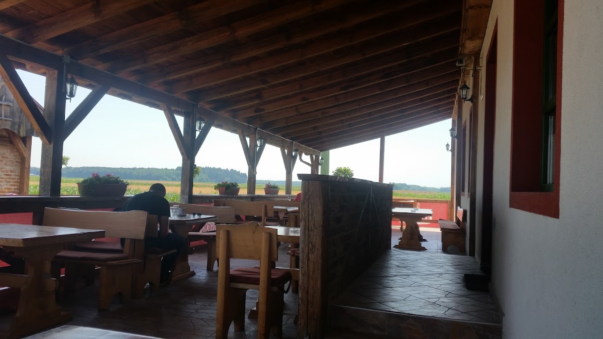 Caffe bar Bijela Hiža