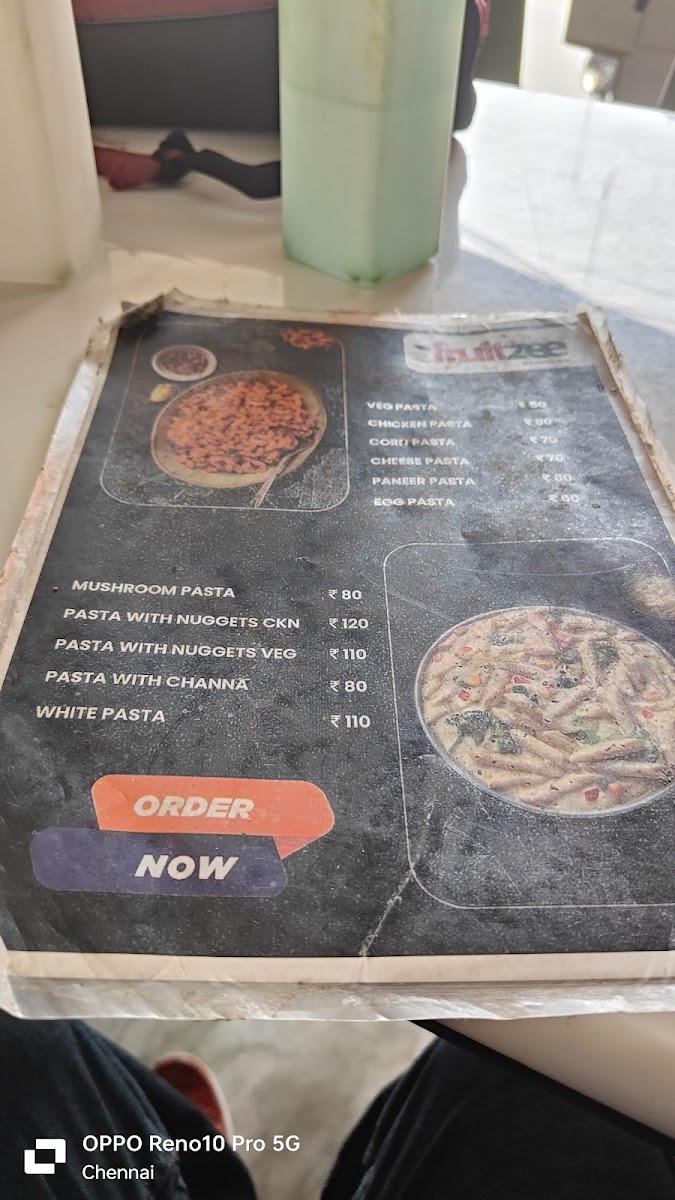 Fruitzee Healthspot Cafe - 1