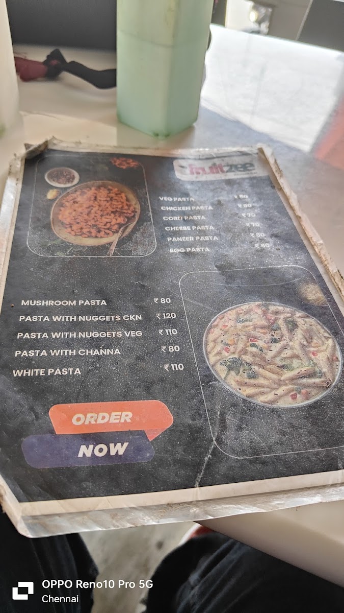 Fruitzee Healthspot Cafe - 2