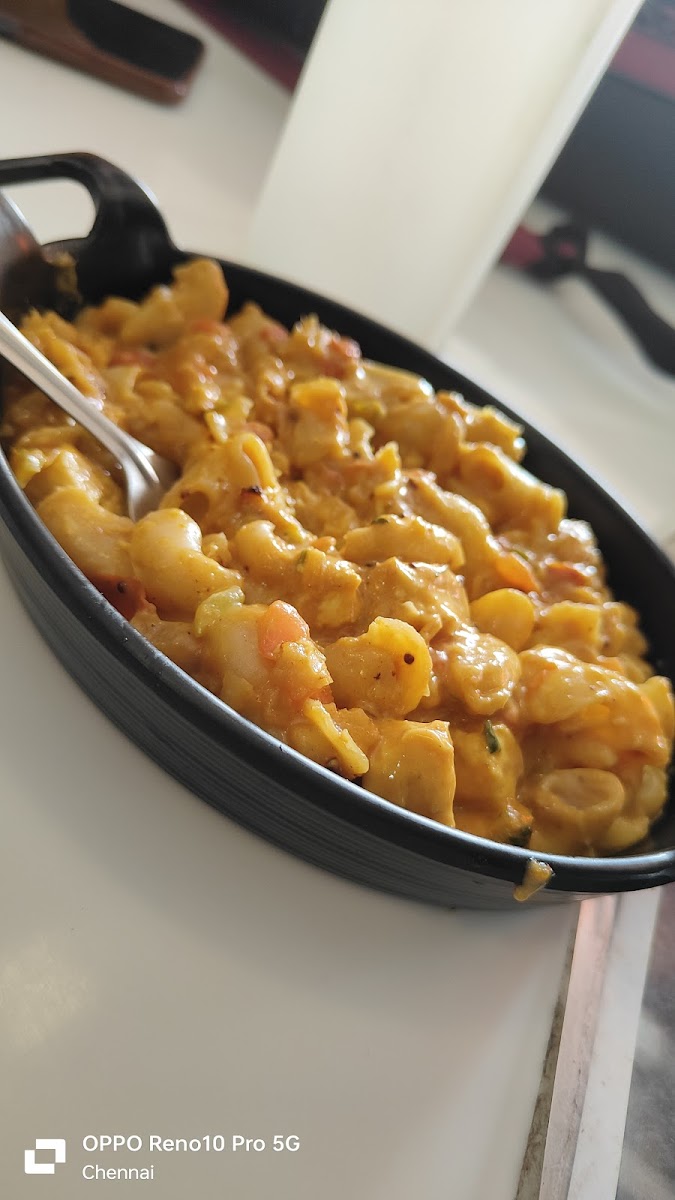 Fruitzee Healthspot Cafe - 7