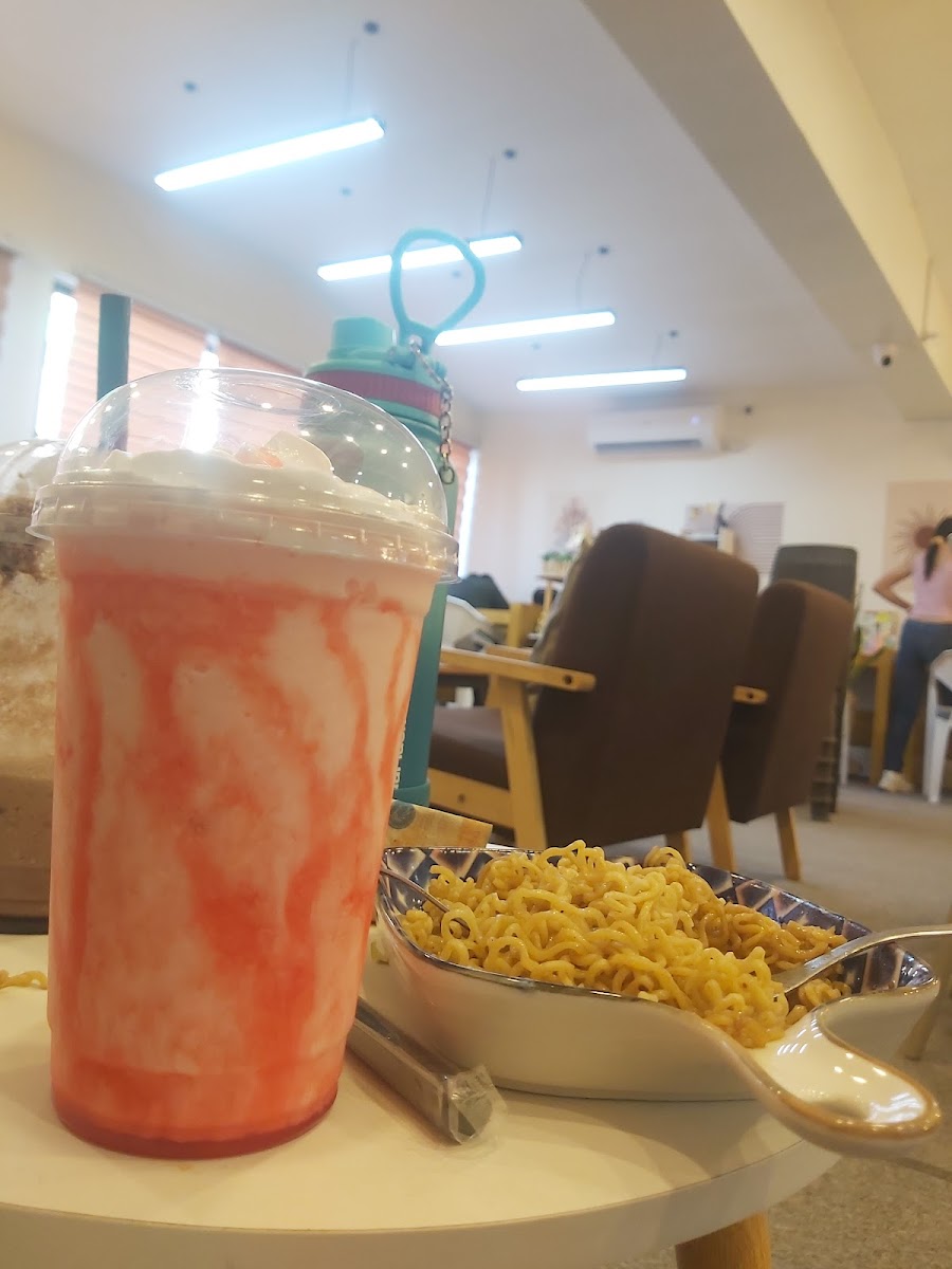 WeeCup Call Cafe - 5