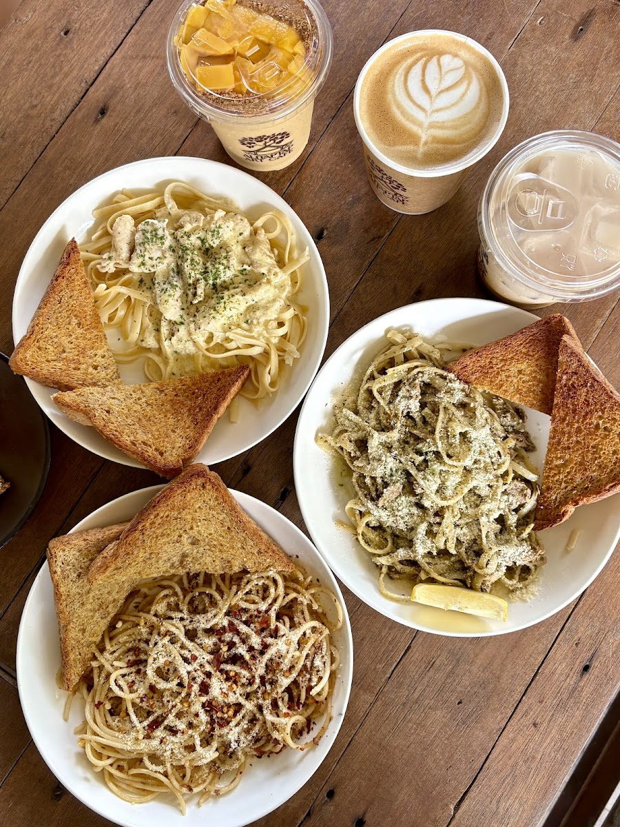 Alitaptap Art Cafe - 3