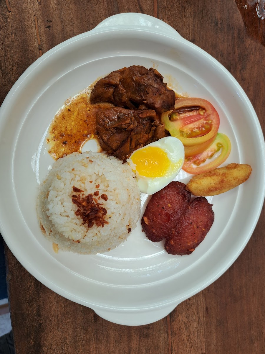 Alitaptap Art Cafe - 5