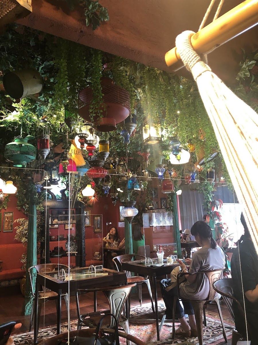 Cayhane party cafe - 4