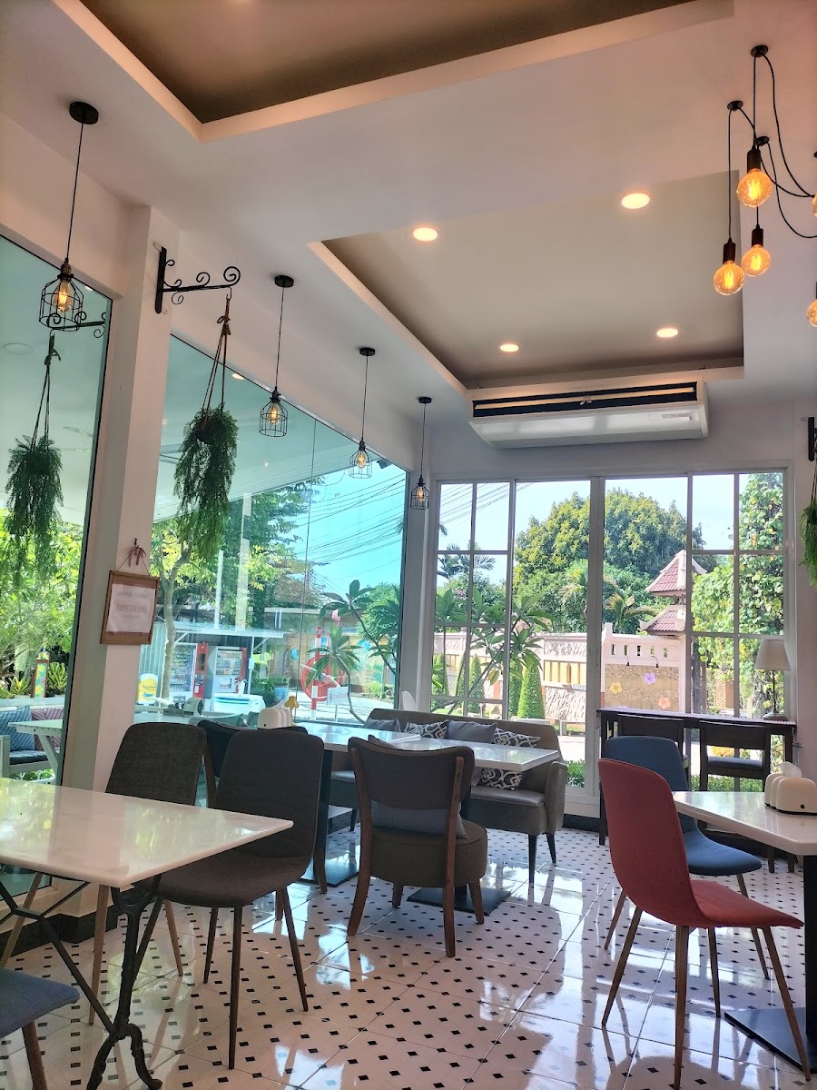 Happiness Cafe & Eatery - 4