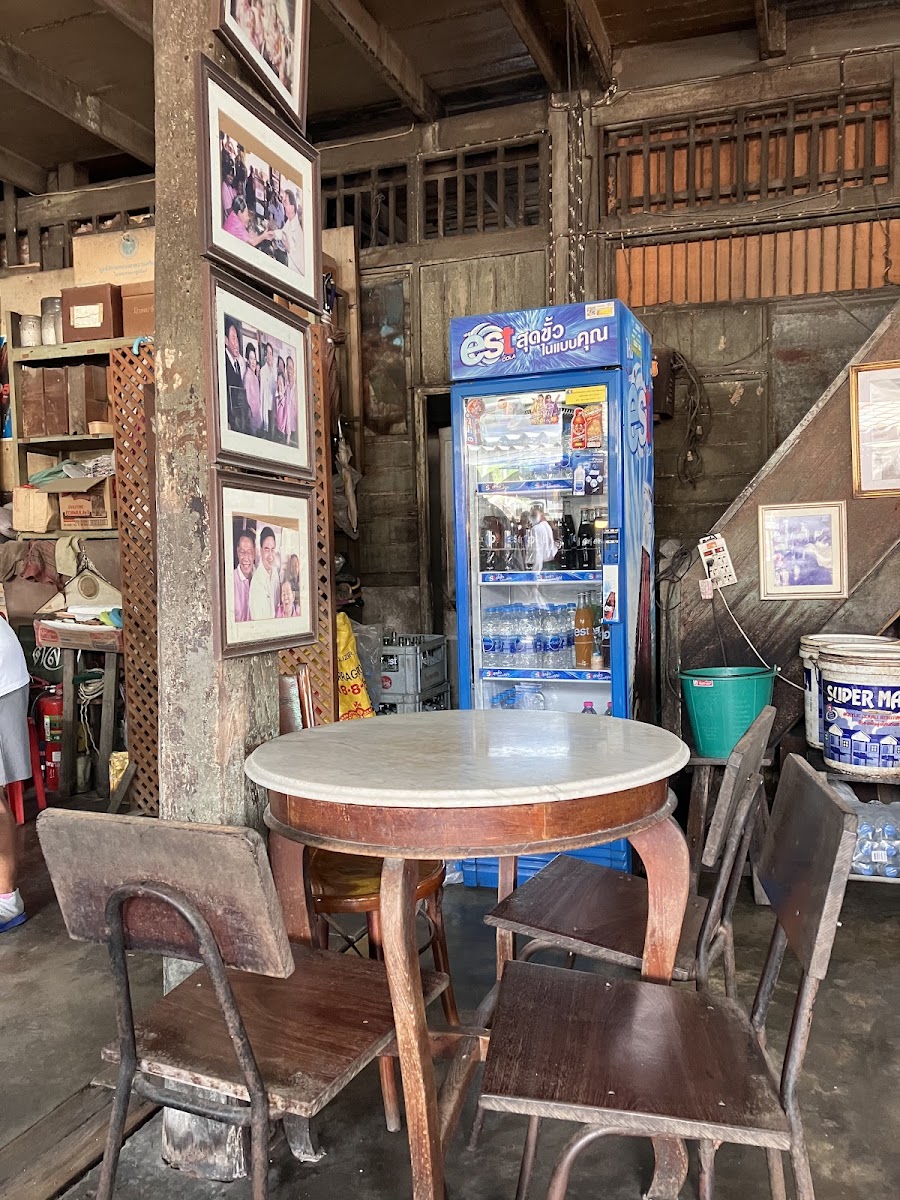 Tha Rua Song Coffee Shop - 4