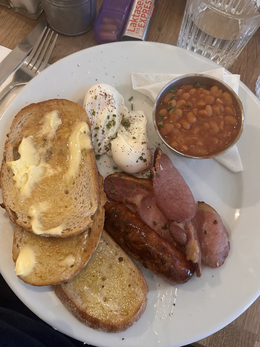 Neighbourhood Cafe /Hamilton's Bar - 3