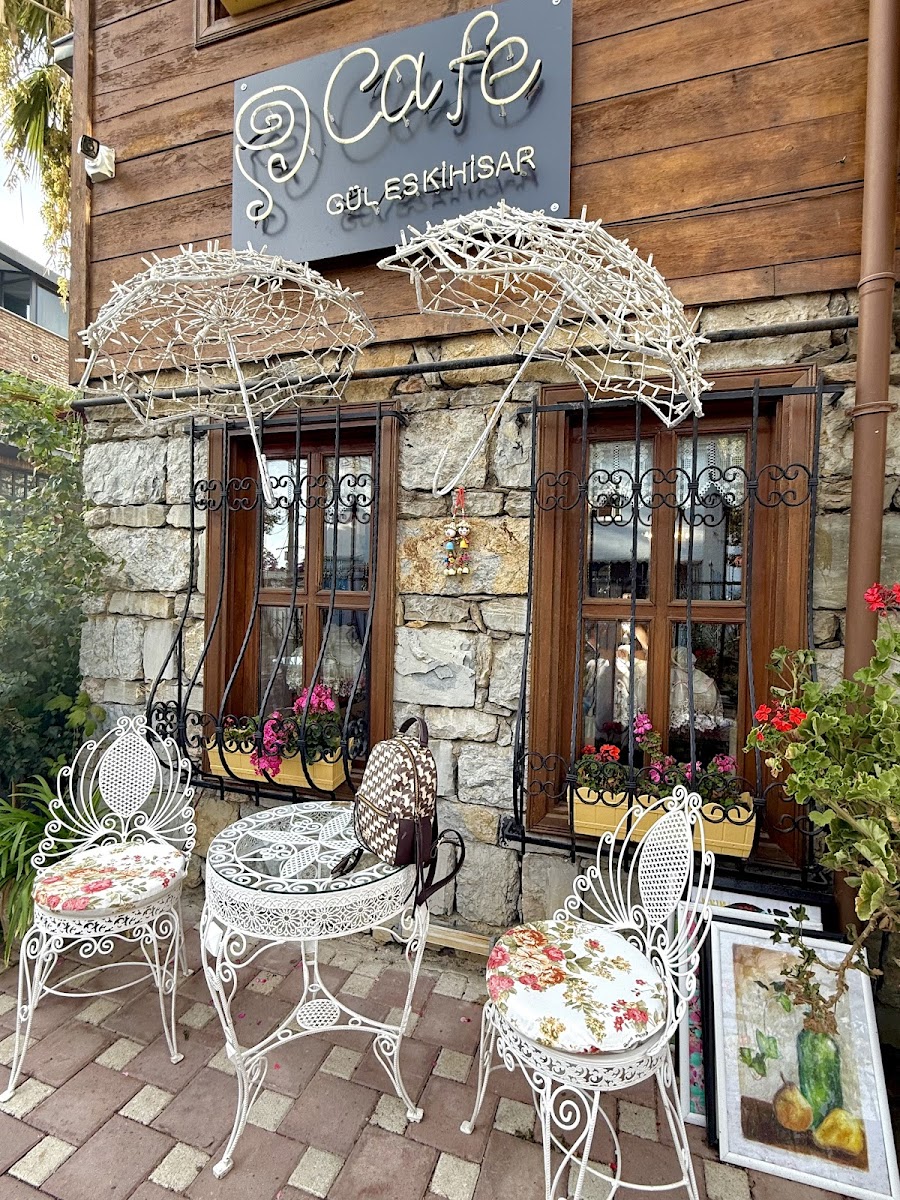 Gül Eskihisar Cafe ve Sanat Atölyesi