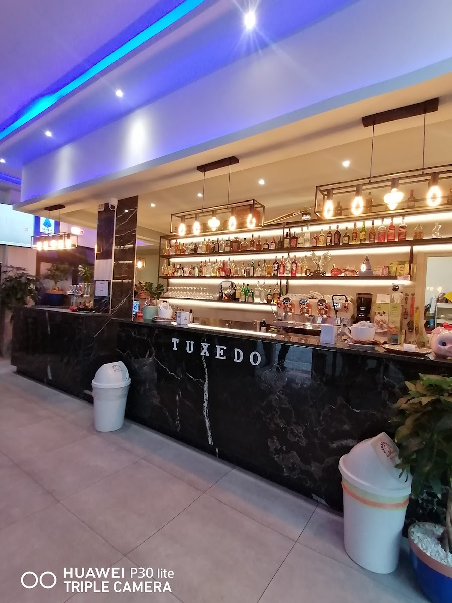 Tuxedo Café