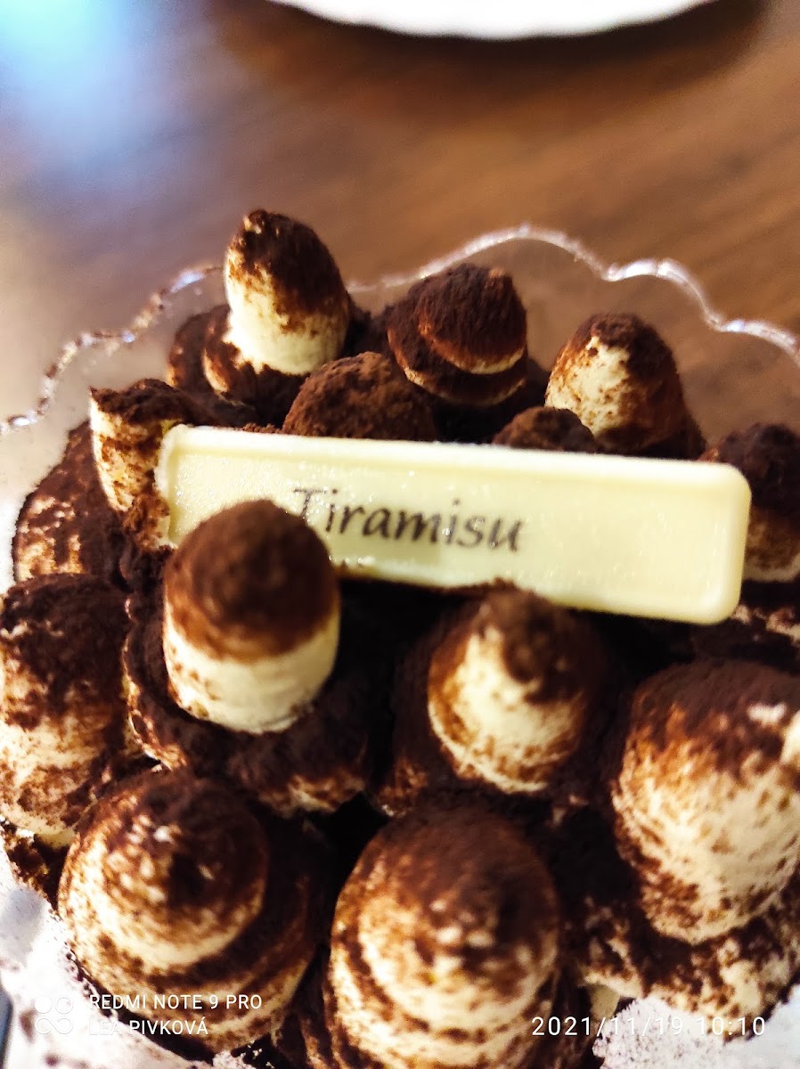 HISTORY CAFFE & BAKERY - 5