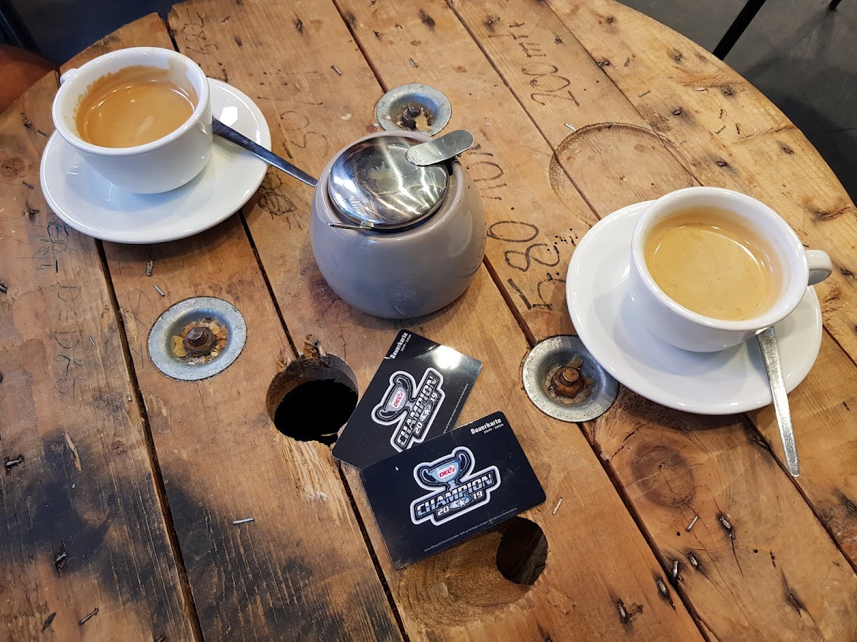 Charlie's - Coffee, Food & Wine - 4