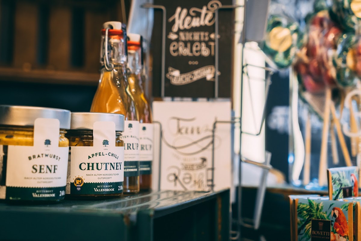 Charlie's - Coffee, Food & Wine - 9