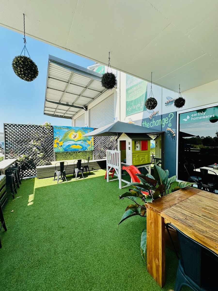 The Greenlife Cafe - 7