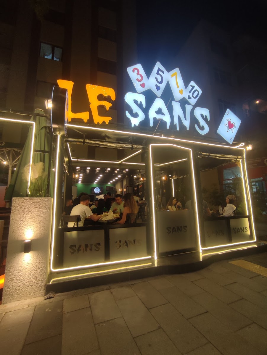 Le Şans Cafe Oyun Salonu