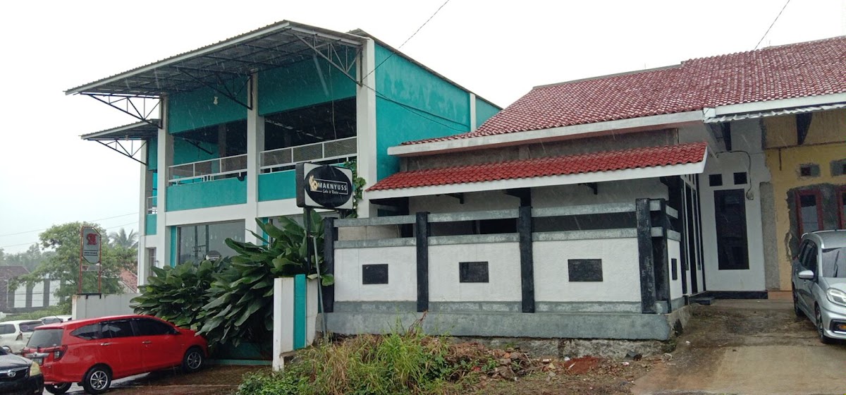 Maknyuss Cafe & Resto - 4