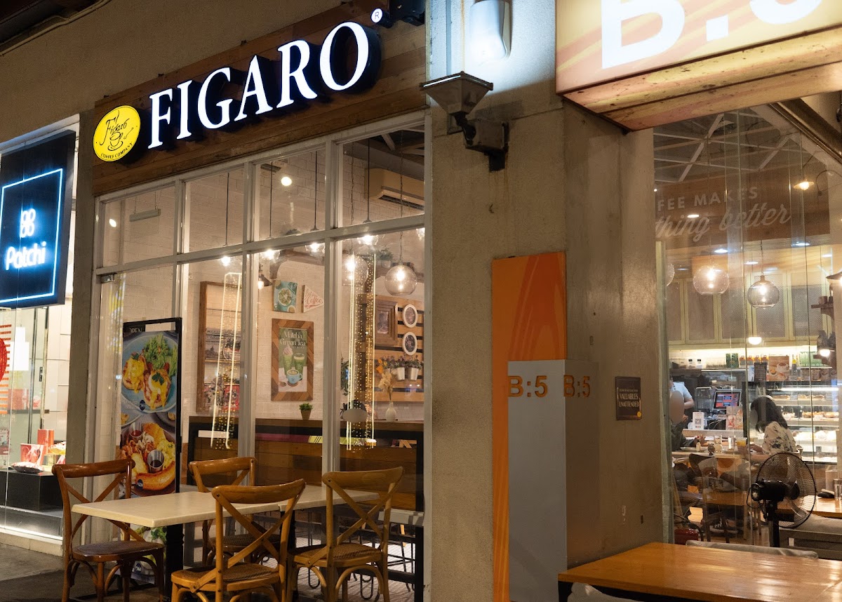 Figaro Coffee - Bonifacio High Street