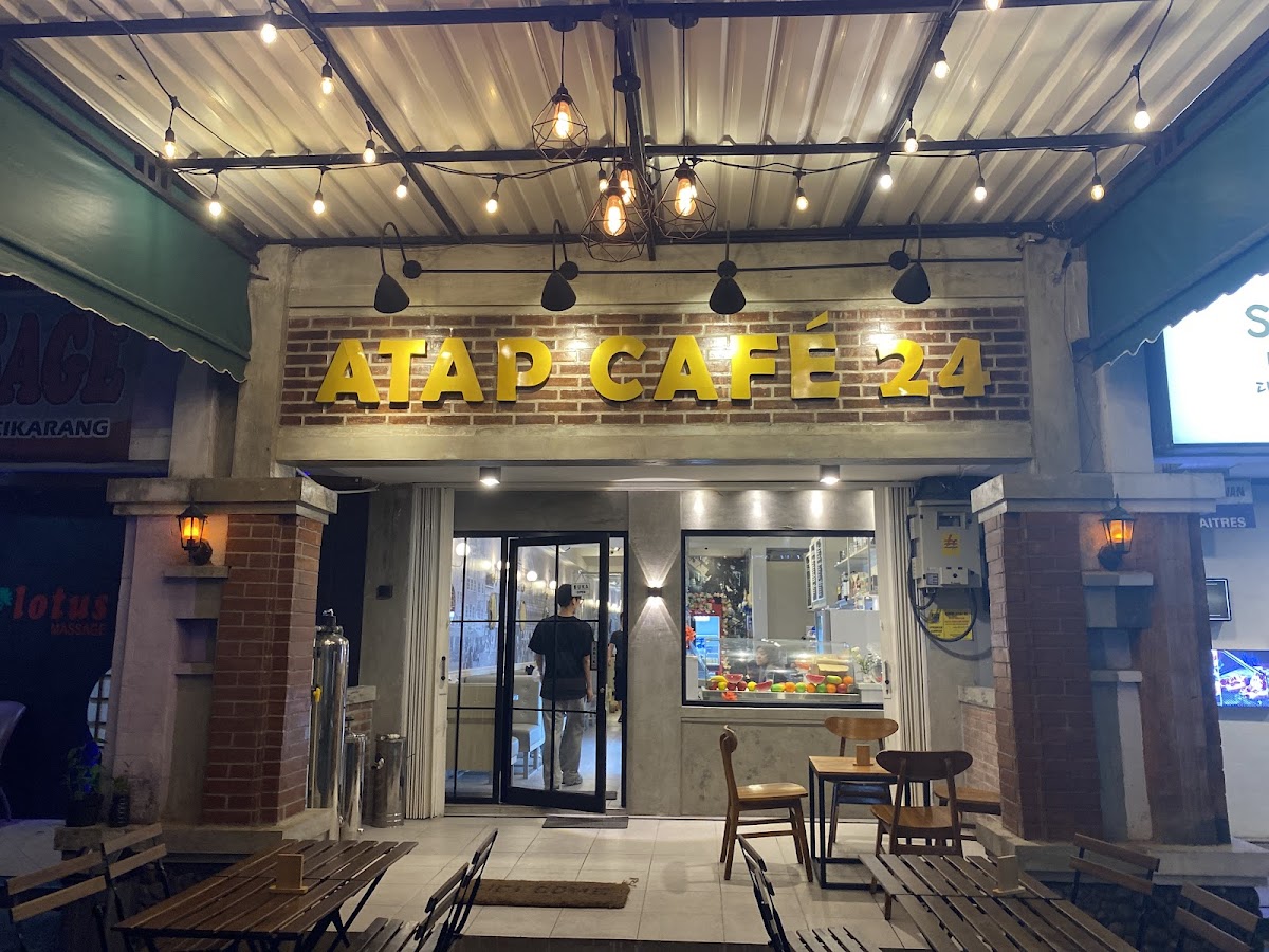 Atap Café 24