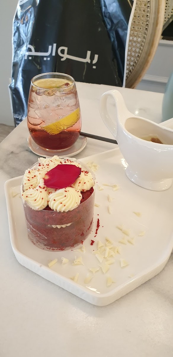 مقهى شاطئ الورد | Flowers Beach - 10