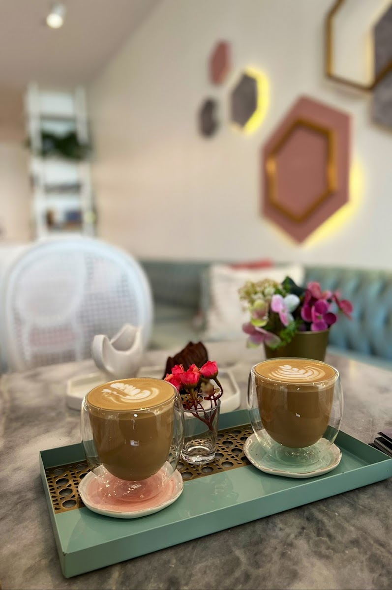 مقهى شاطئ الورد | Flowers Beach - 7