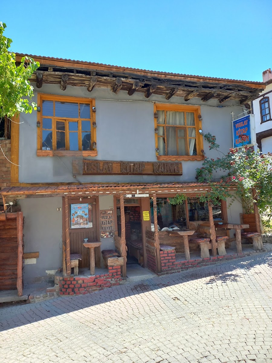 Vuslat Kitap Kahve - 4