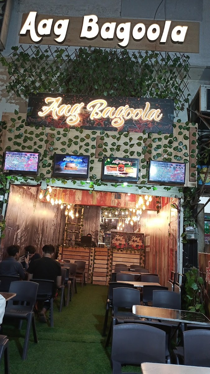 Aag Bagoola (cafe)