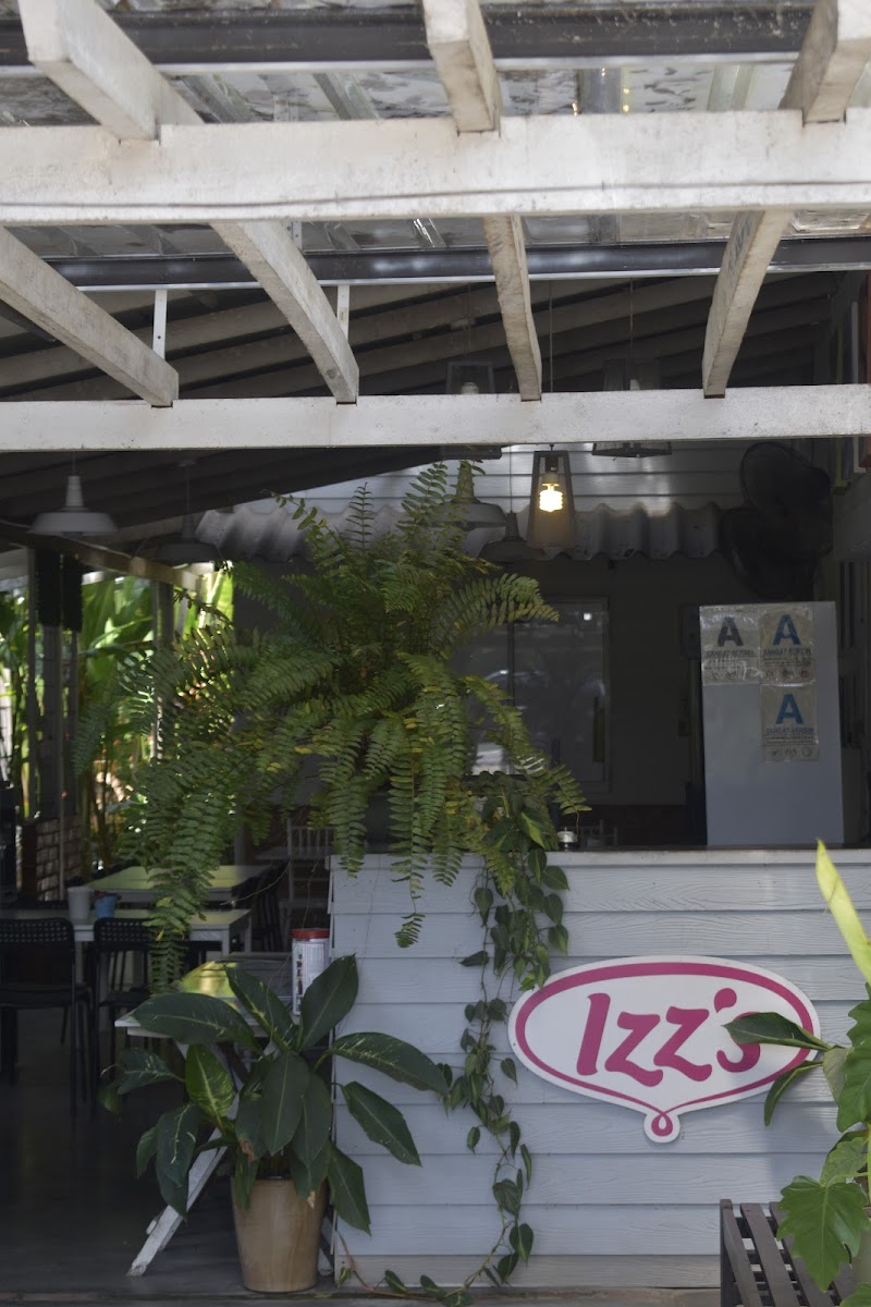 Izz's Garden Cafe