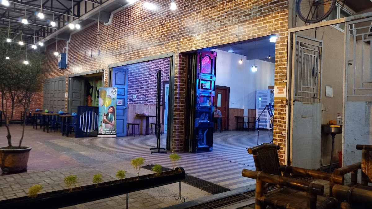 Deli Center Coffee Shop