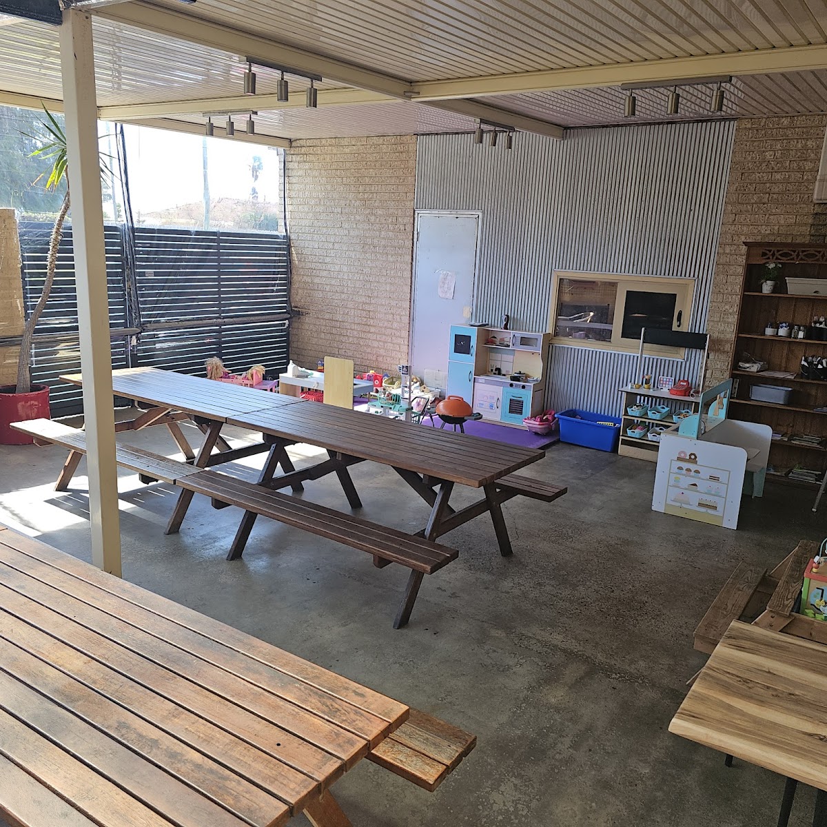 Hardware Cafe Quinns