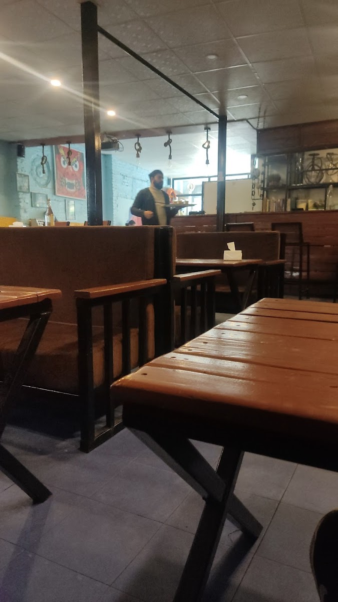 Guff Factory Cafe - 4