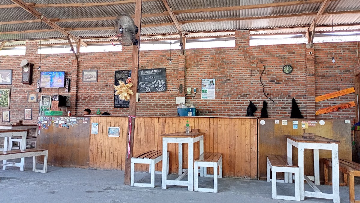 Alamanda Cafe & Kampoeng Waroeng Rakyat