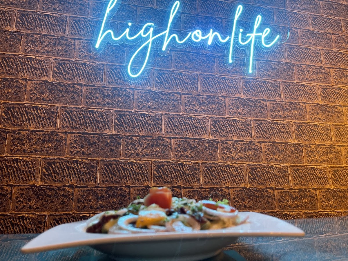 HIGH ON LIFE CAFE&LOUNGE