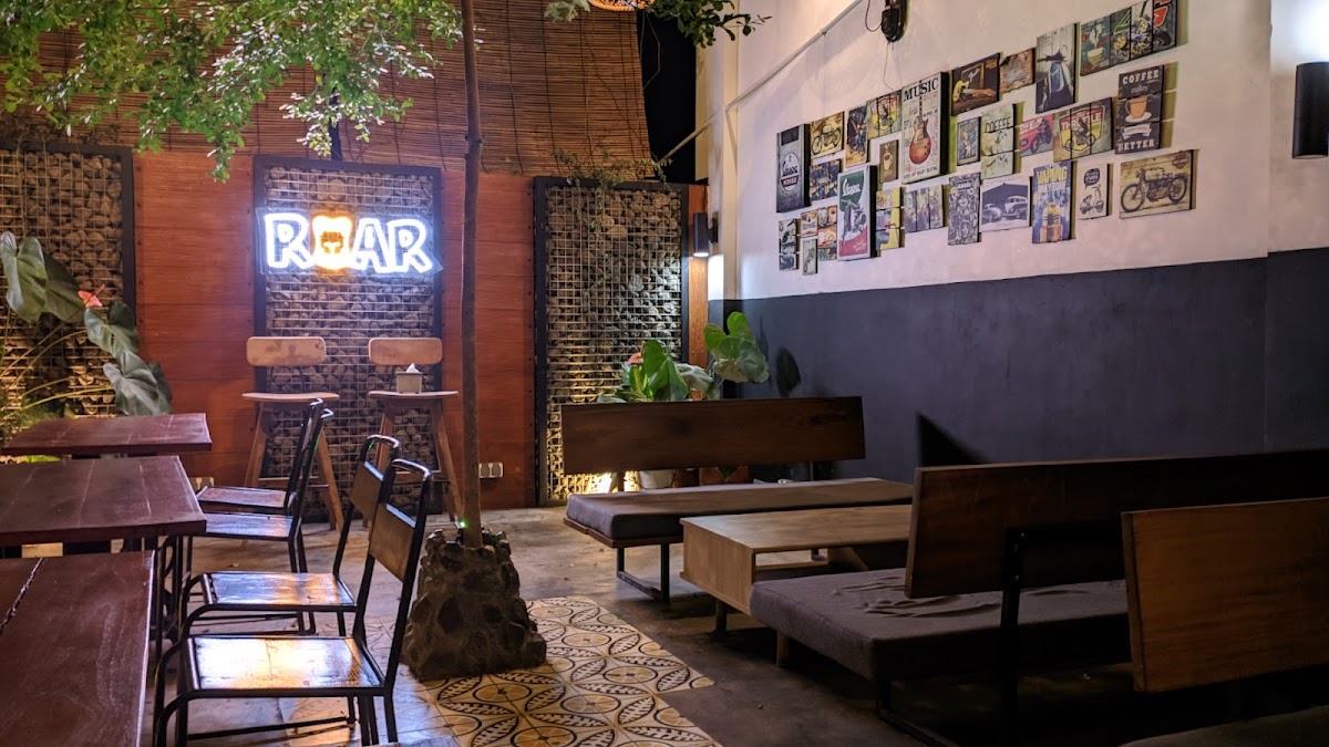 Roar Coffee and Eatery