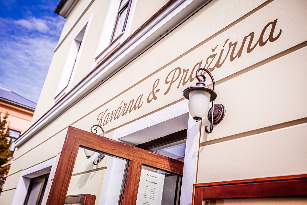 Lucy's piano Cafe & Jazz