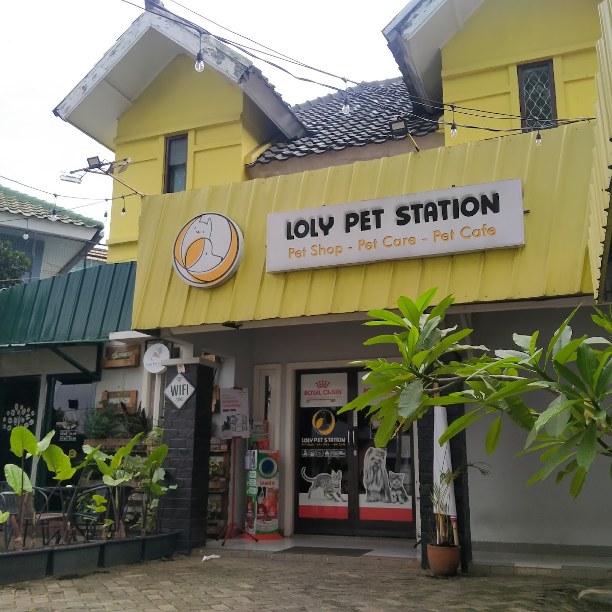 Loly Pet Cafe