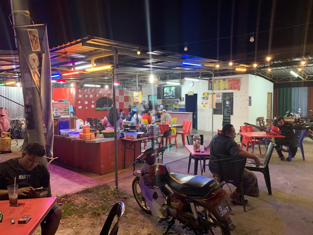 WR Car Wash and Café