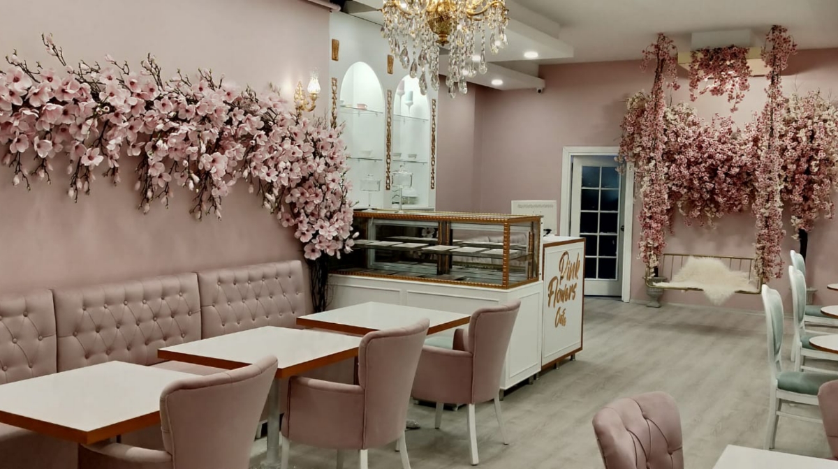 Pink flowers cafe