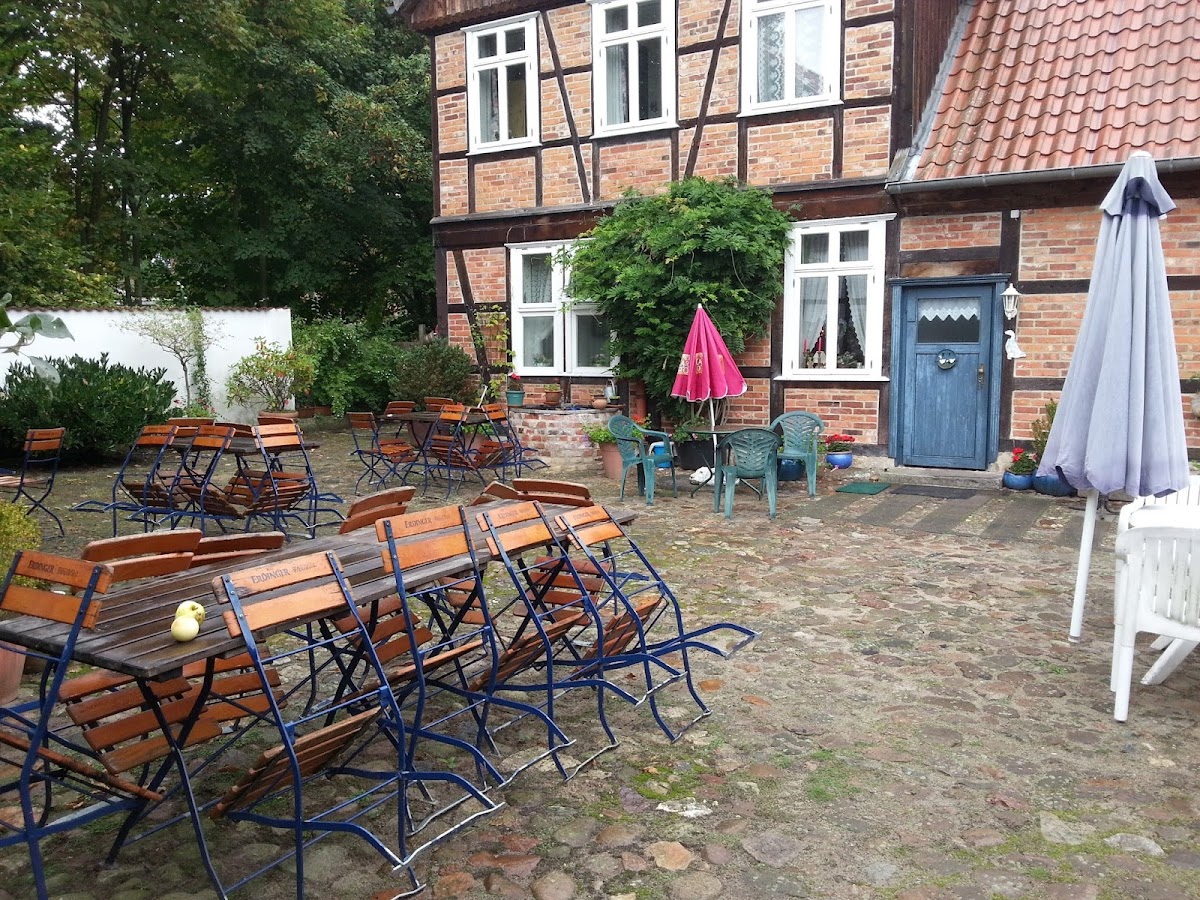 Antik Café - Erika Stamm