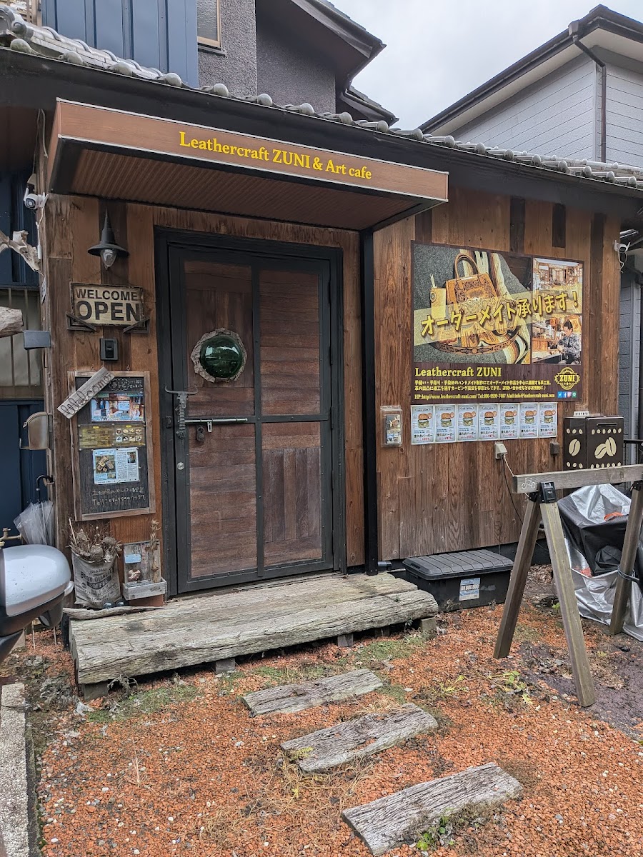 Leathercraft ZUNI & Art cafe - 2