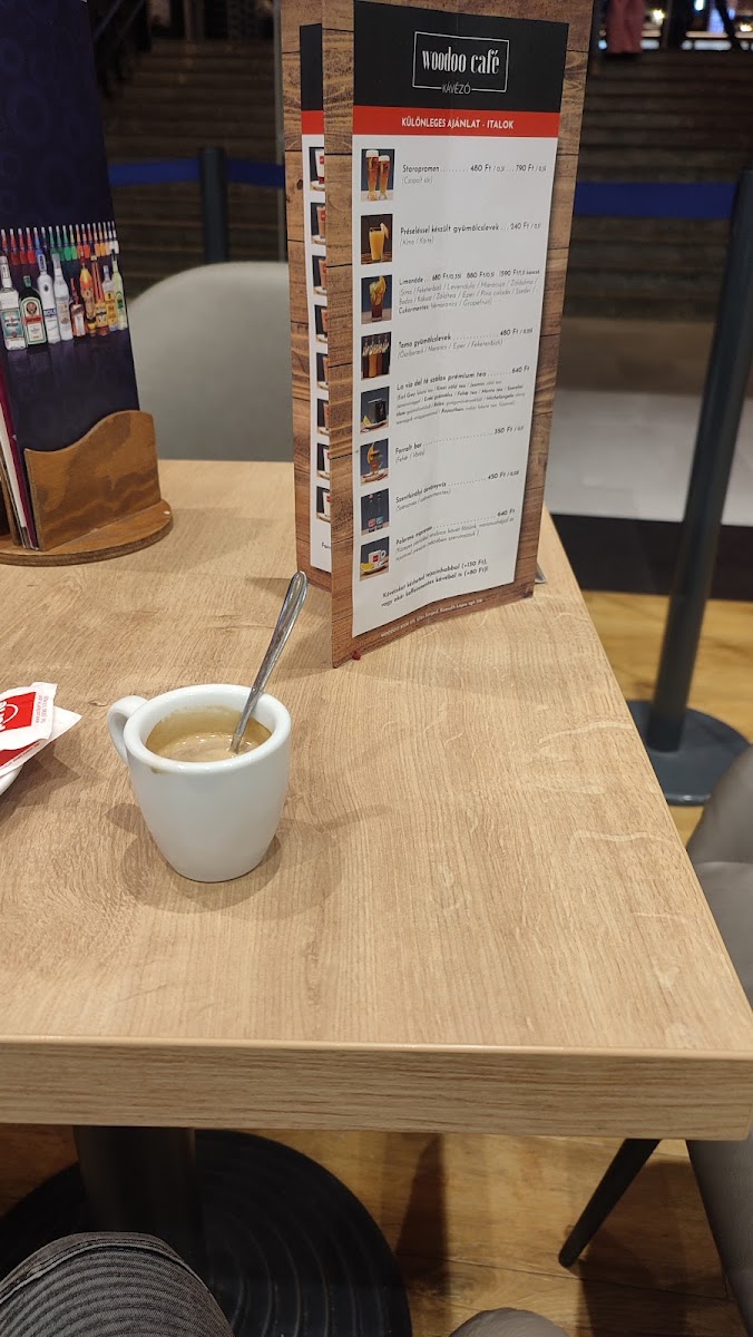 Woodoo Kávézó - 6