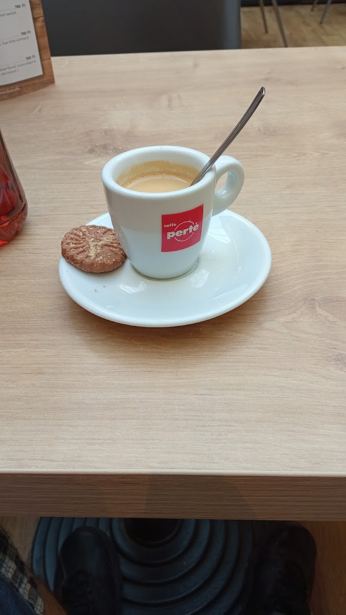 Woodoo Kávézó - 6