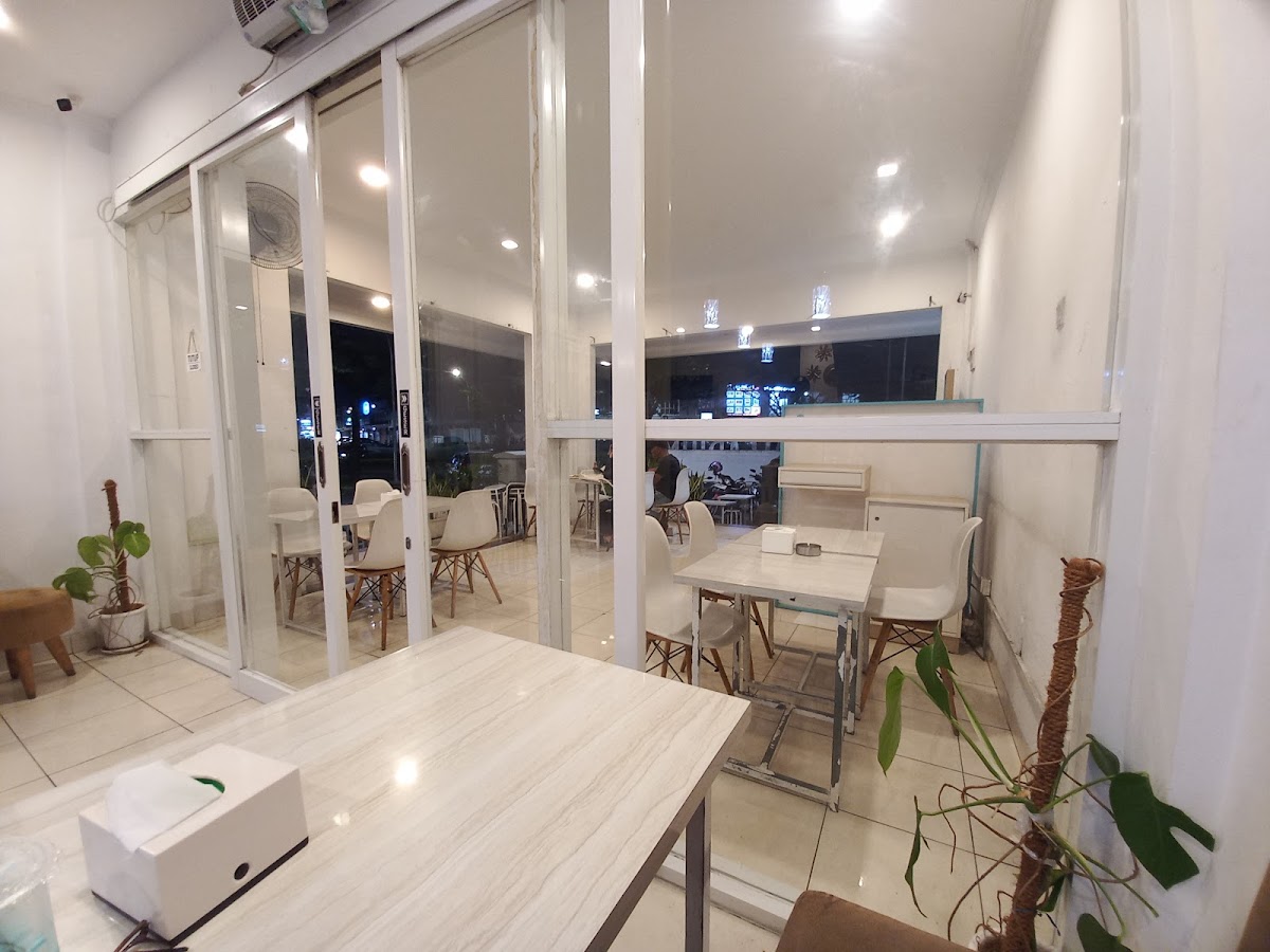 MOYA Coffee & Eatery