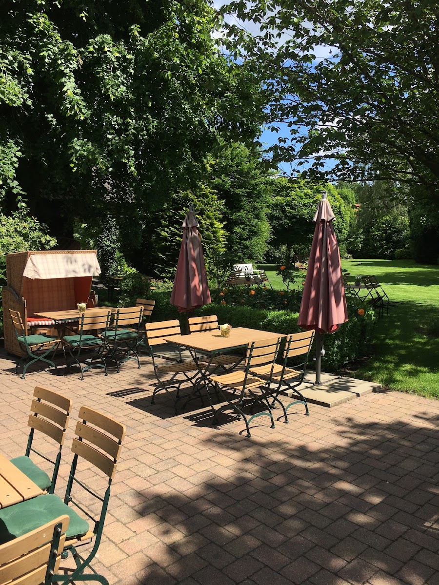 DAHMS Kaffeehaus & Gartencafe