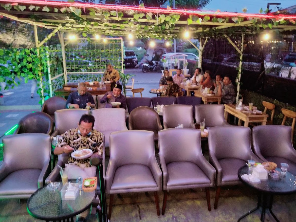 Executive Cafe and Resto